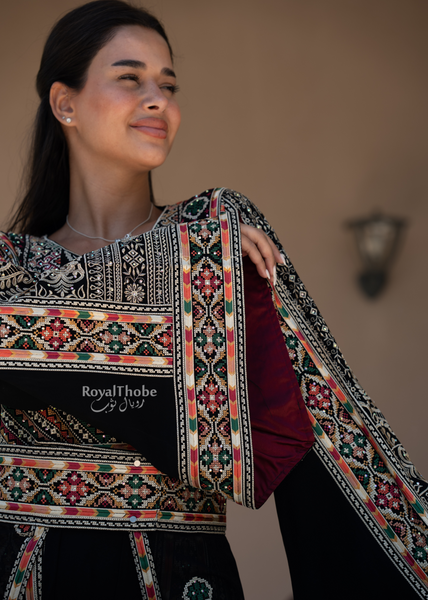 Black/ Gold Floral Diamond Traditional Long Full Embroidered Thobe