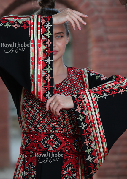 Black/Red Modern Full Sides Long Embroidered Thobe