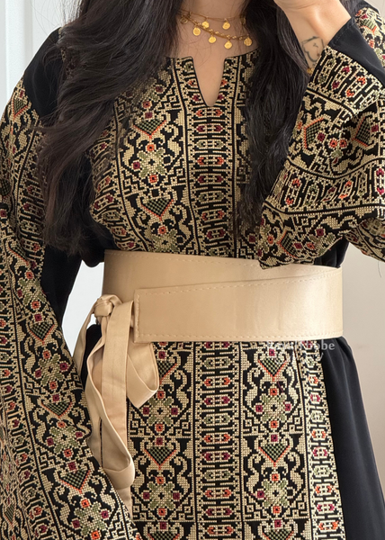 Black/Gold Simple Torath Embroidered Light Thobe