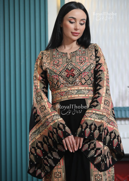 Black/Gold Elegant Long Full Embroidered Thobe