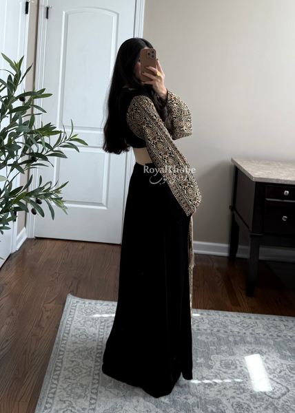 Black/Gold Simple Torath Embroidered Light Thobe