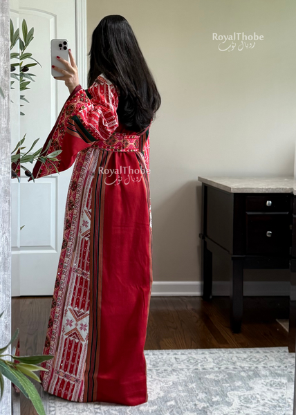 Red/White Majdlawe Long Full Embroidered Thobe