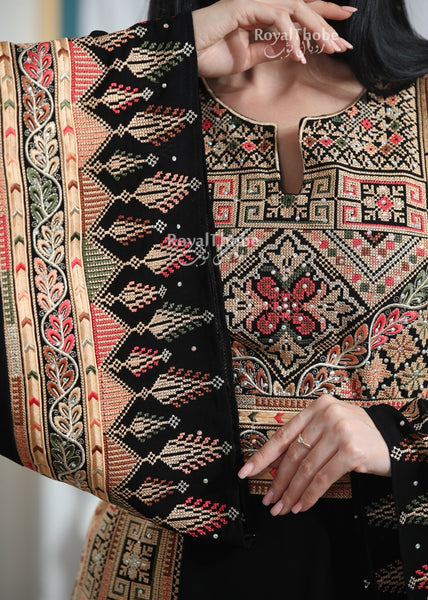 Black/Gold Elegant Long Full Embroidered Thobe